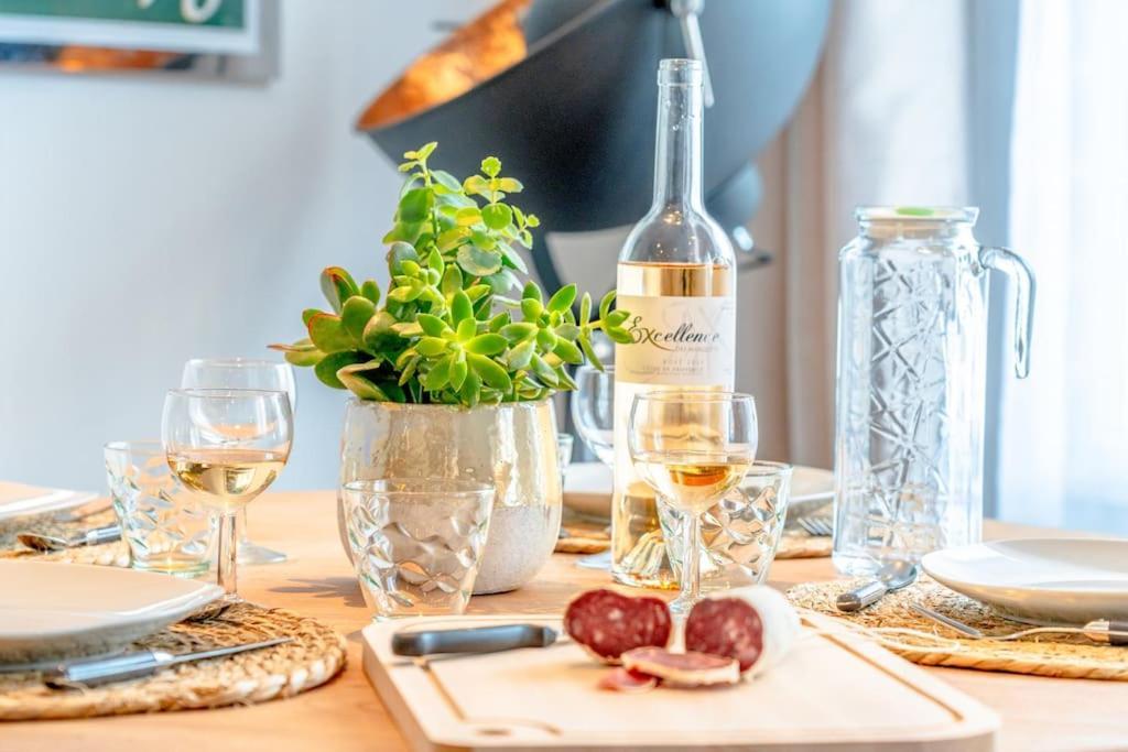 Superbe Appartement Neuf, Climatise Centre Village Le Plan-de-la-Tour Eksteriør billede